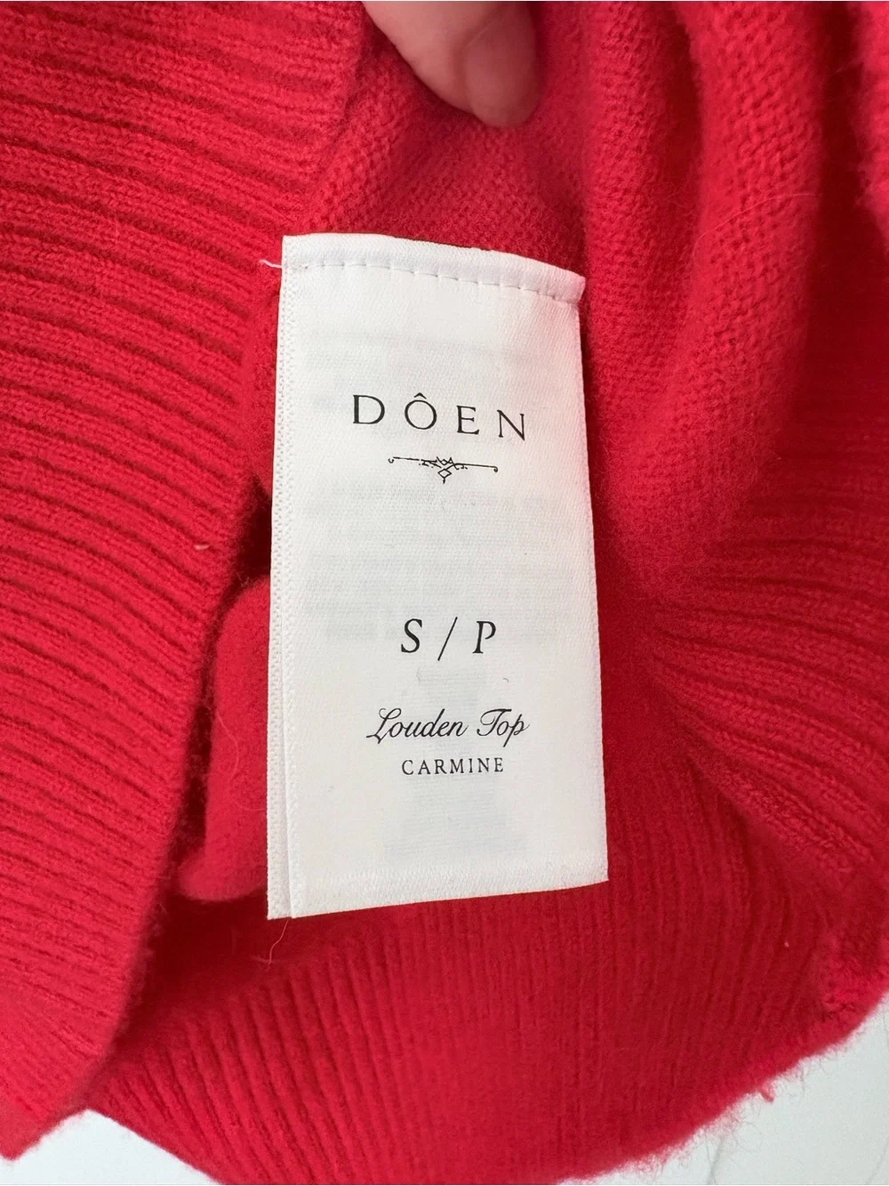 Doen Louden sweater tank in Carmine. 100% cashmere. Size Small